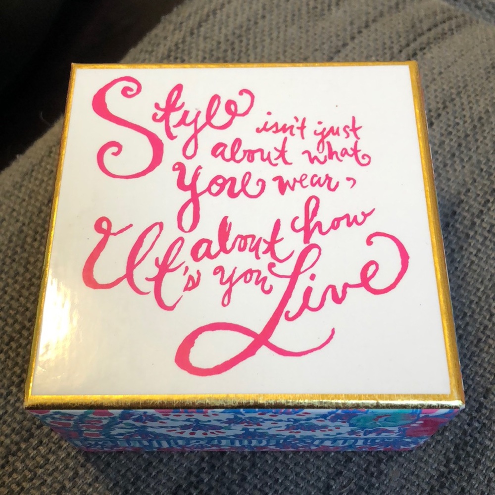 SALE🎉NWB Lilly Pulitzer 2-piece lacquer box - Picture 1 of 3
